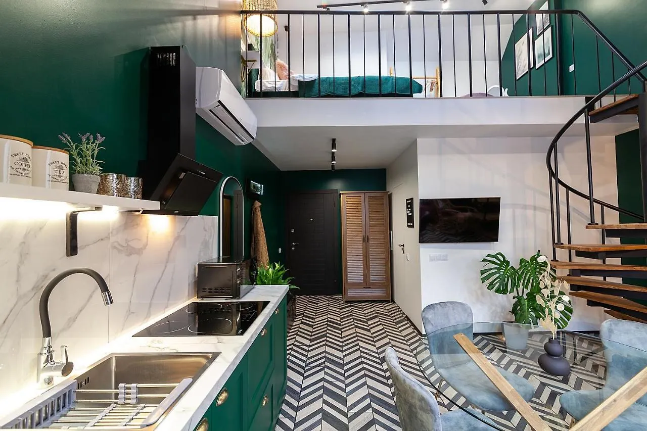 Luxurious Flat Near Opera Theatre-Self Check-In & Netflix Apartment Lviv